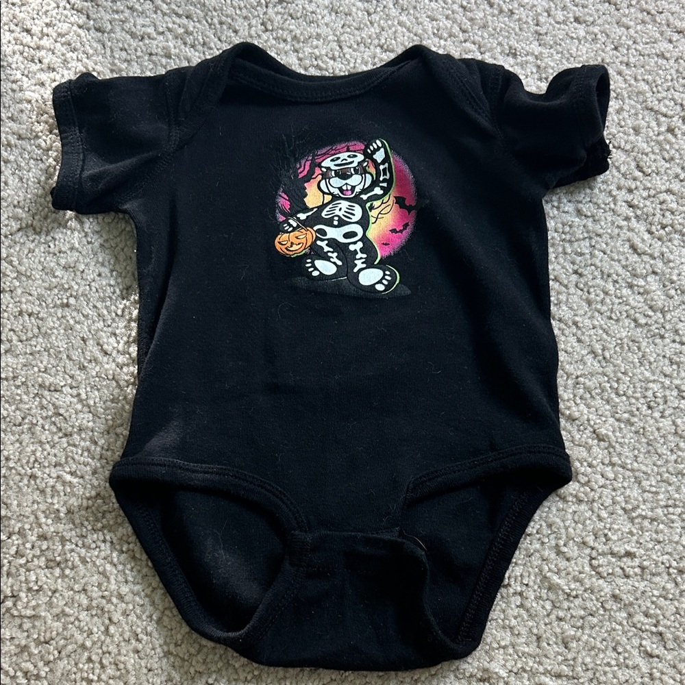 Buc-ees Onesie